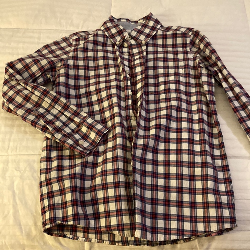 Lands End boys dress shirt in very good condition. Like new.
